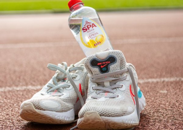 SPA® Touch in een sportschoen