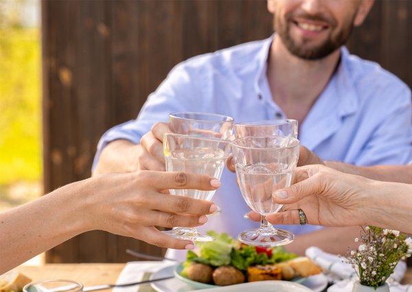water voor de maaltijd